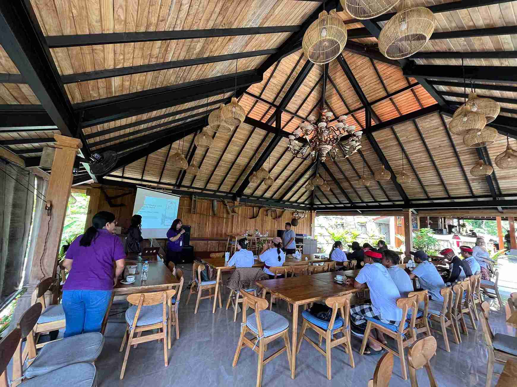 37a325e6-09b3-43dc-9b6a-9e88dbd83629